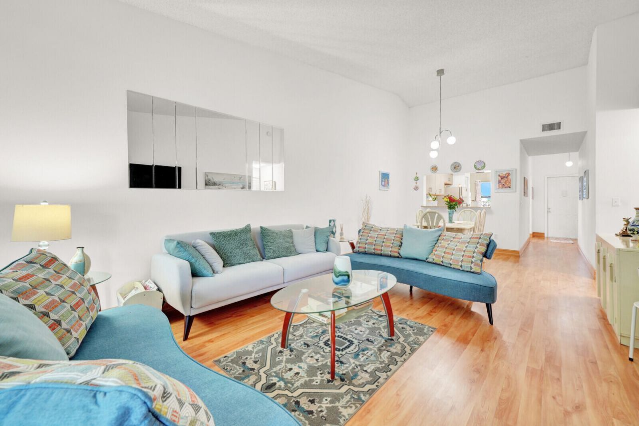 7867 Willow Spring Drive, Unit 821, Lake Worth, FL 33467 Photo
