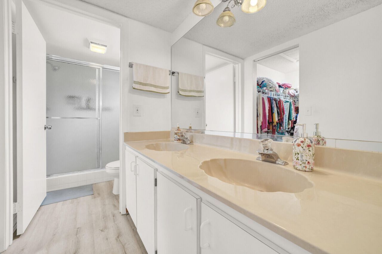 7867 Willow Spring Drive, Unit 821, Lake Worth, FL 33467 Photo
