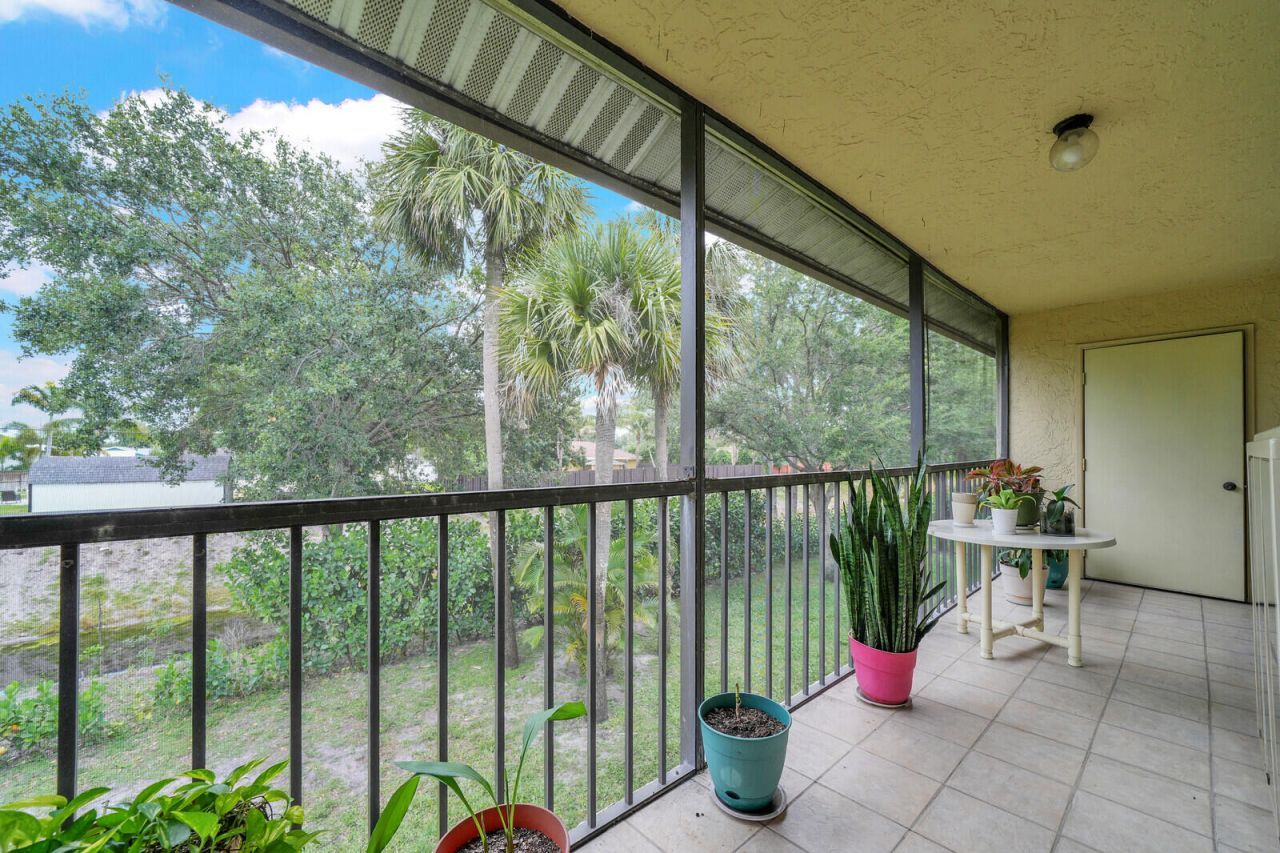 7867 Willow Spring Drive, Unit 821, Lake Worth, FL 33467 Photo
