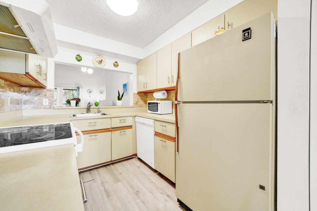 7867 Willow Spring Drive, Unit 821, Lake Worth, FL 33467 Photo