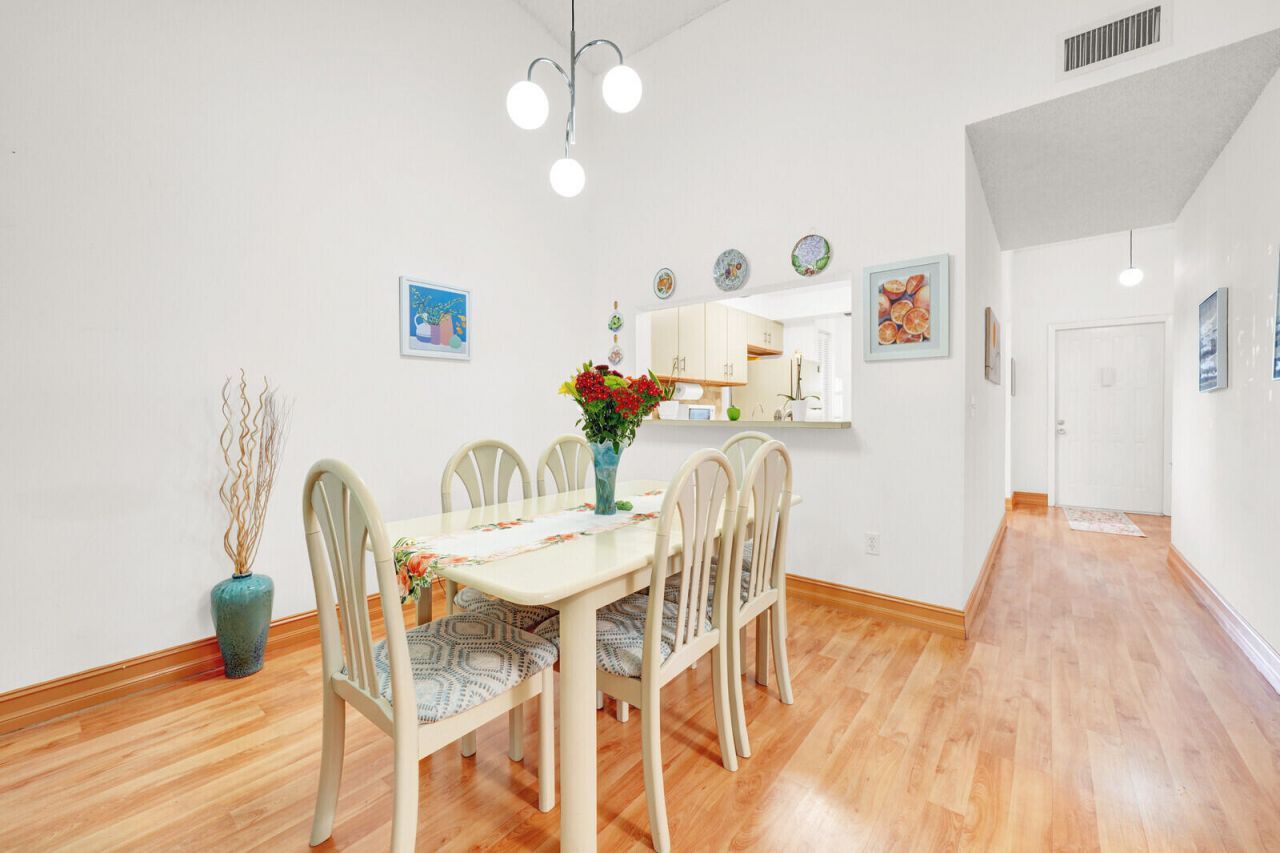 7867 Willow Spring Drive, Unit 821, Lake Worth, FL 33467 Photo
