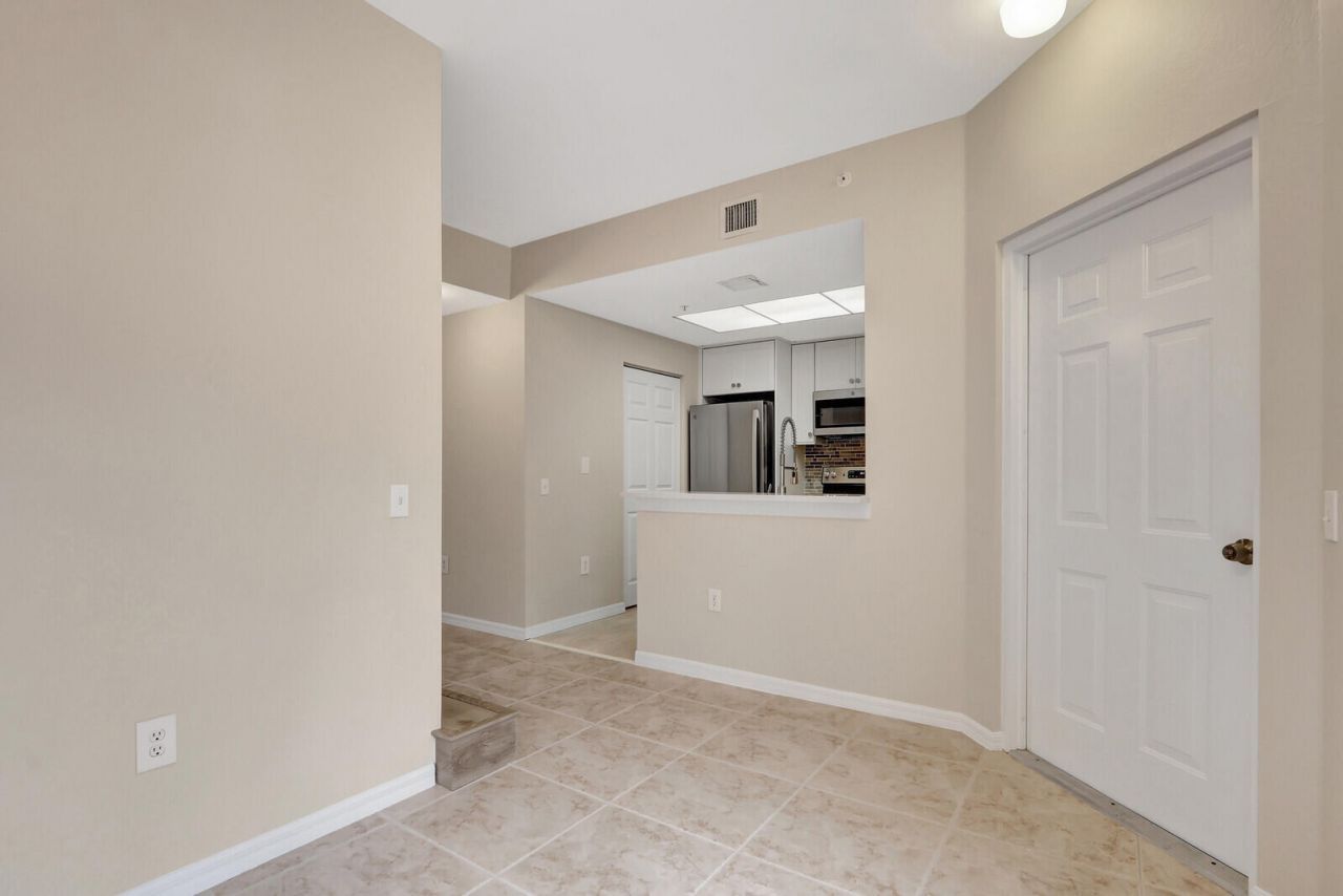 2804 Sarento Place, Unit 113, Palm Beach Gardens, FL 33410 Photo