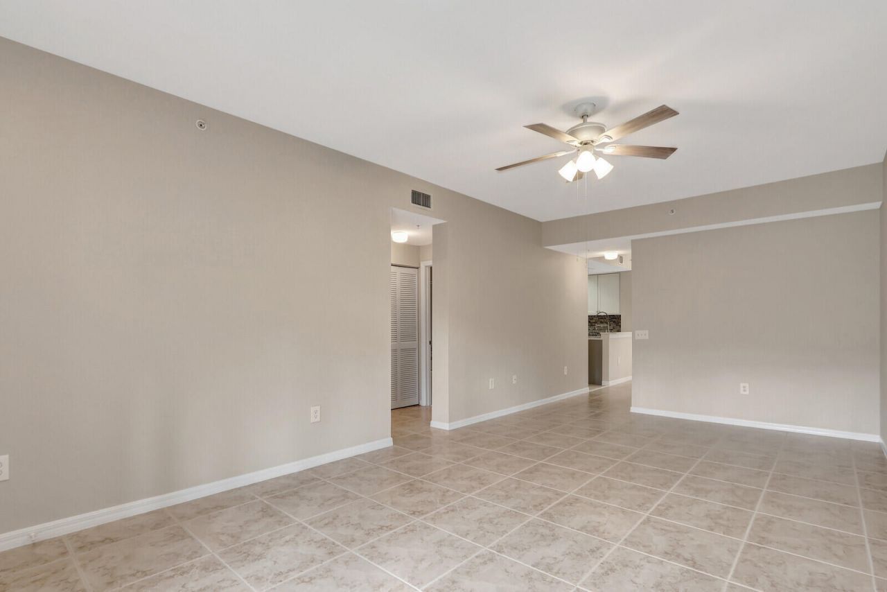 2804 Sarento Place, Unit 113, Palm Beach Gardens, FL 33410 Photo