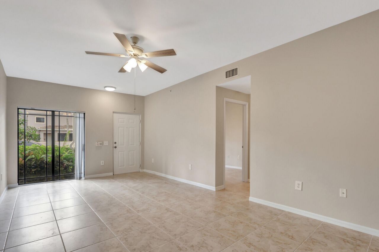 2804 Sarento Place, Unit 113, Palm Beach Gardens, FL 33410 Photo