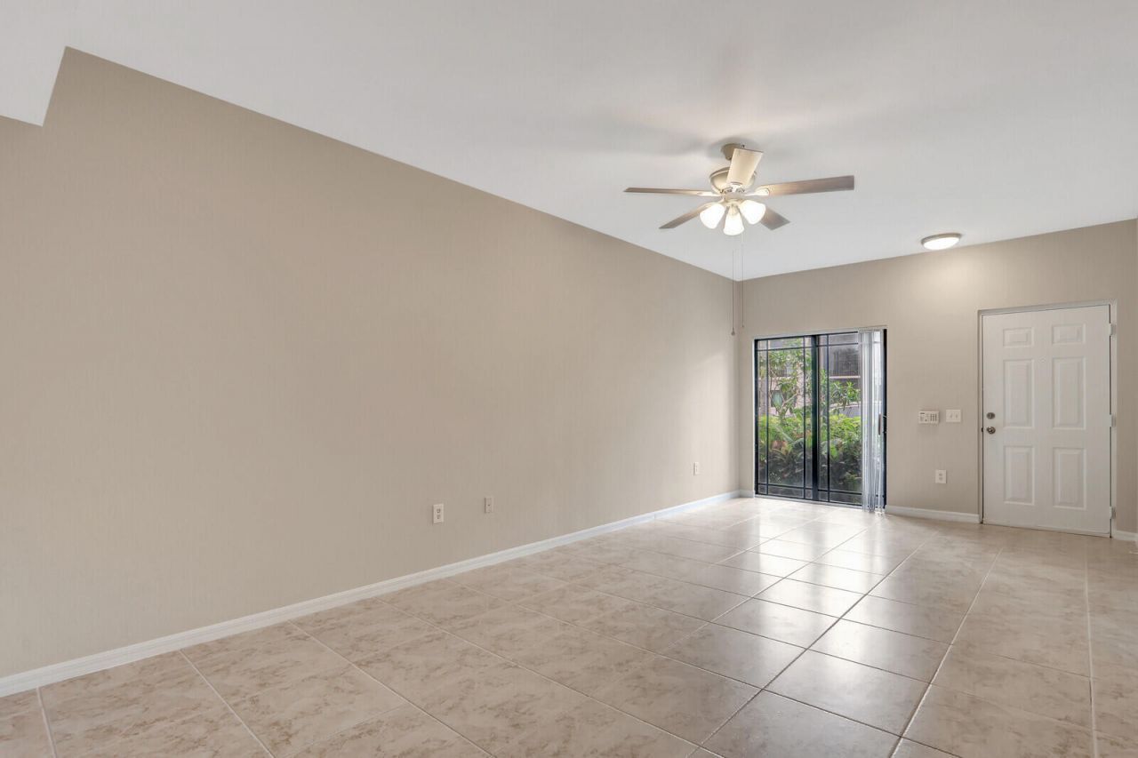 2804 Sarento Place, Unit 113, Palm Beach Gardens, FL 33410 Photo