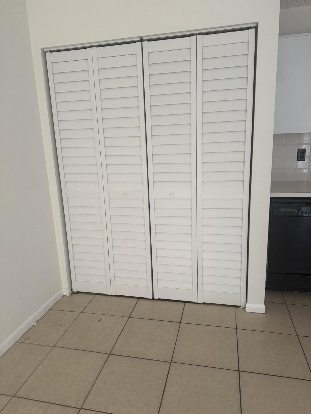 633 Executive Center Drive, Unit L202, West Palm Beach, FL 33401 Photo