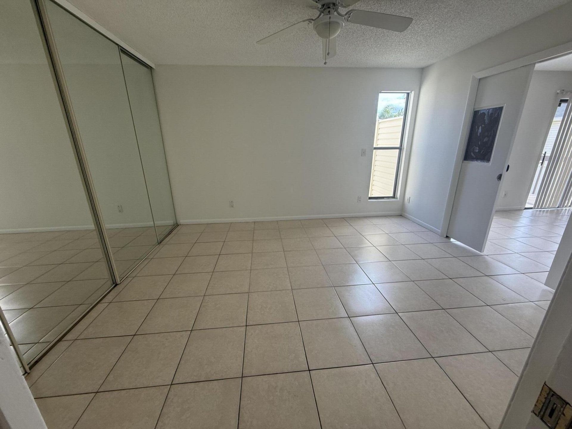 633 Executive Center Drive, Unit L202, West Palm Beach, FL 33401 Photo
