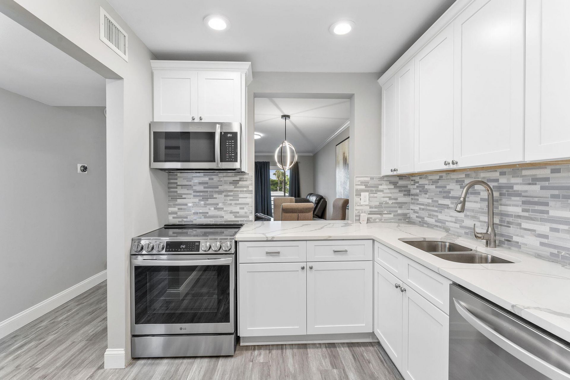 118 Lake Constance Drive, West Palm Beach, FL 33411 Photo