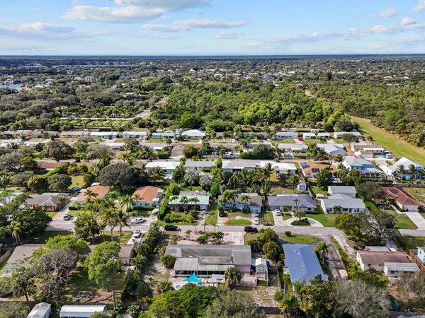 18989 SE Hillcrest Drive, Jupiter, FL 33469