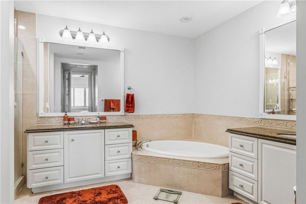 19 Harbour Isle Drive W, Unit 305, Hutchinson Island, FL 34949 Photo