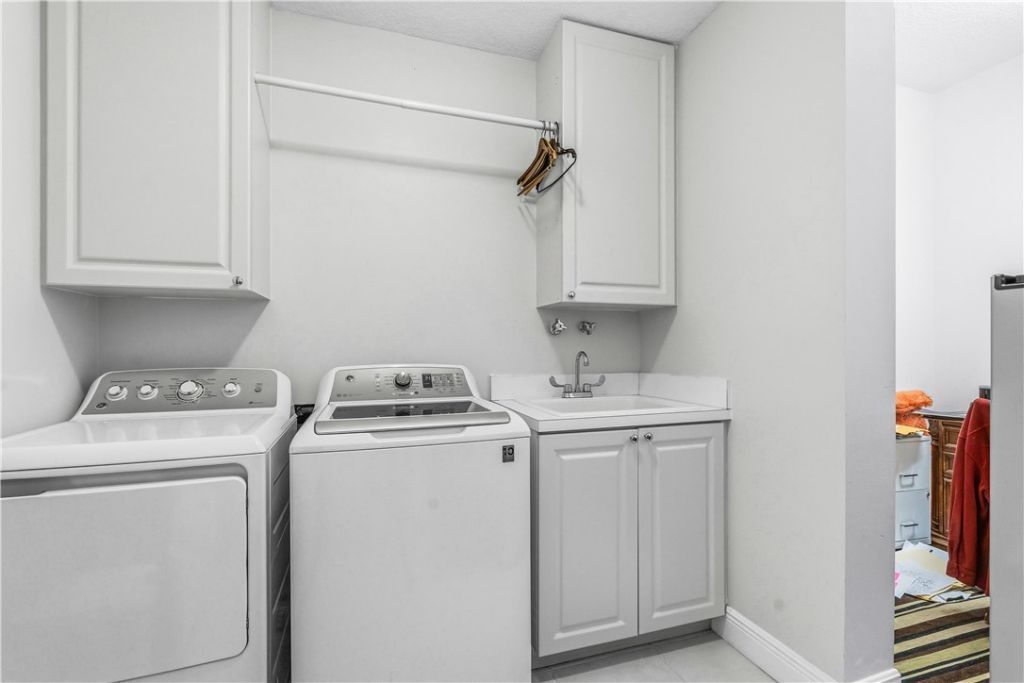 19 Harbour Isle Drive W, Unit 305, Hutchinson Island, FL 34949 Photo