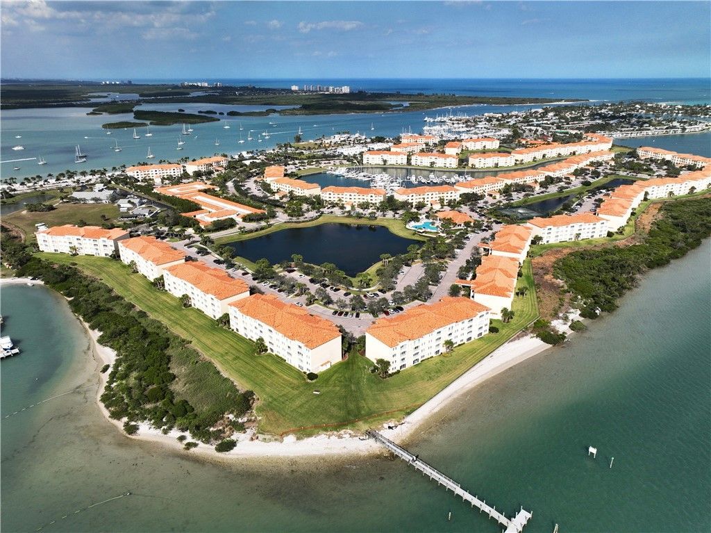 19 Harbour Isle Drive W, Unit 305, Hutchinson Island, FL 34949 Photo