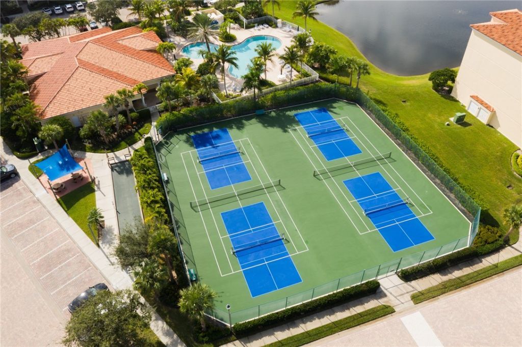 19 Harbour Isle Drive W, Unit 305, Hutchinson Island, FL 34949 Photo