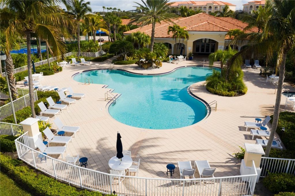 19 Harbour Isle Drive W, Unit 305, Hutchinson Island, FL 34949 Photo