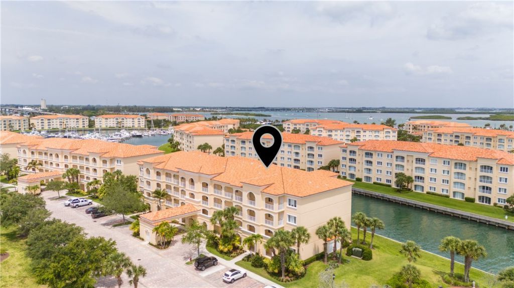 19 Harbour Isle Drive W, Unit 305, Hutchinson Island, FL 34949 Photo