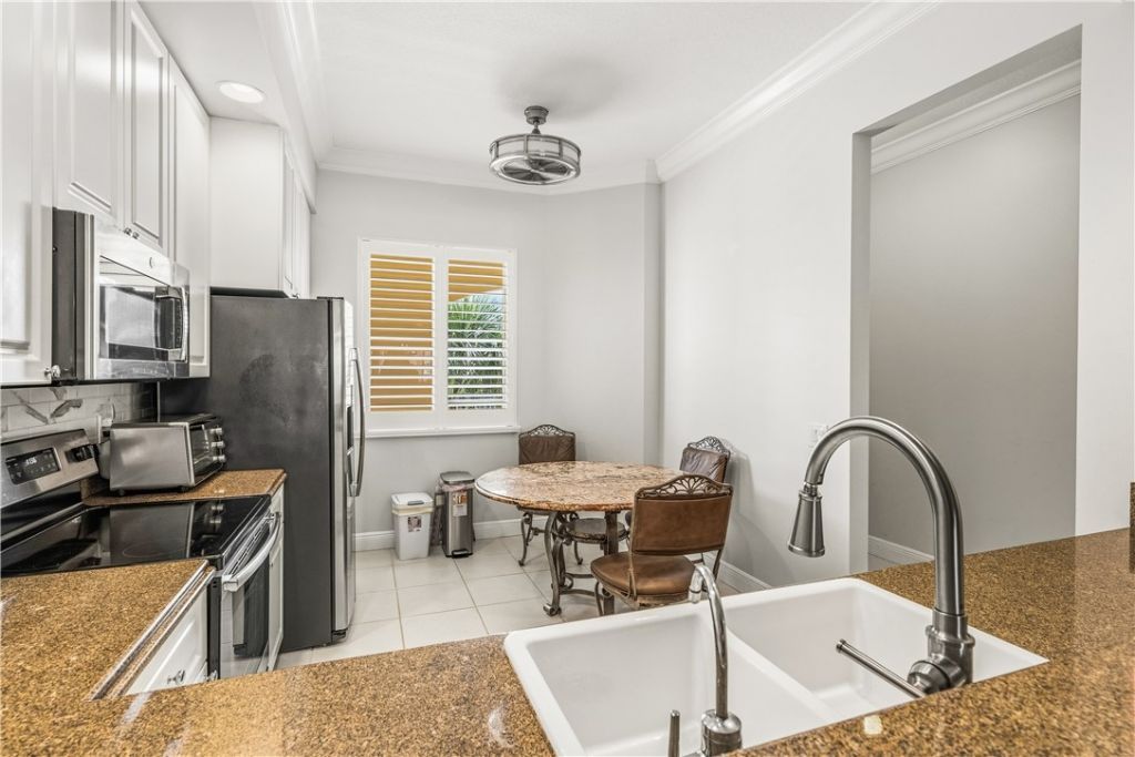 19 Harbour Isle Drive W, Unit 305, Hutchinson Island, FL 34949 Photo