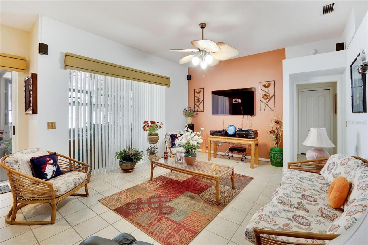 813 Innergary Place , Valrico, FL 33594 Photo
