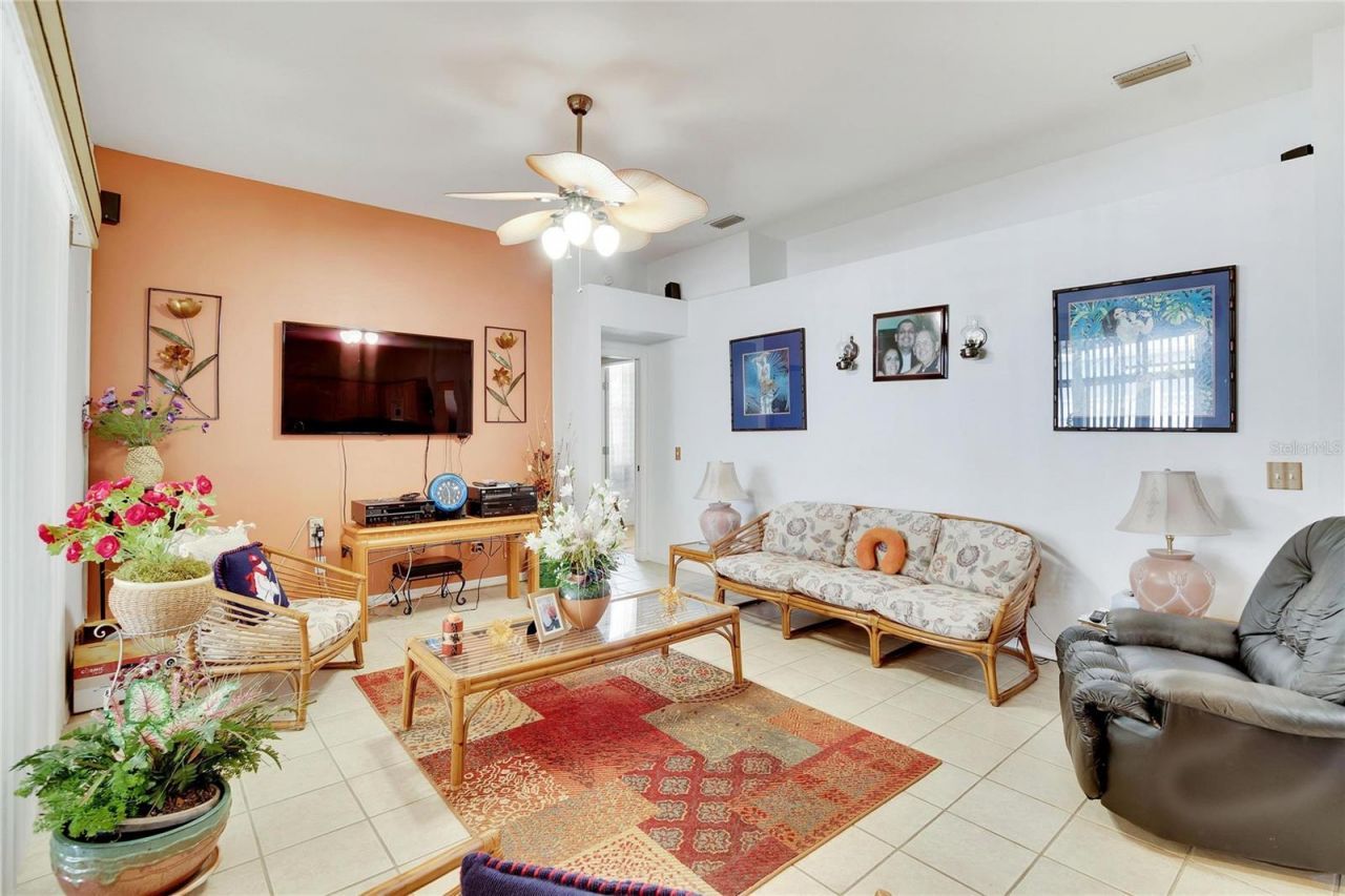 813 Innergary Place , Valrico, FL 33594 Photo
