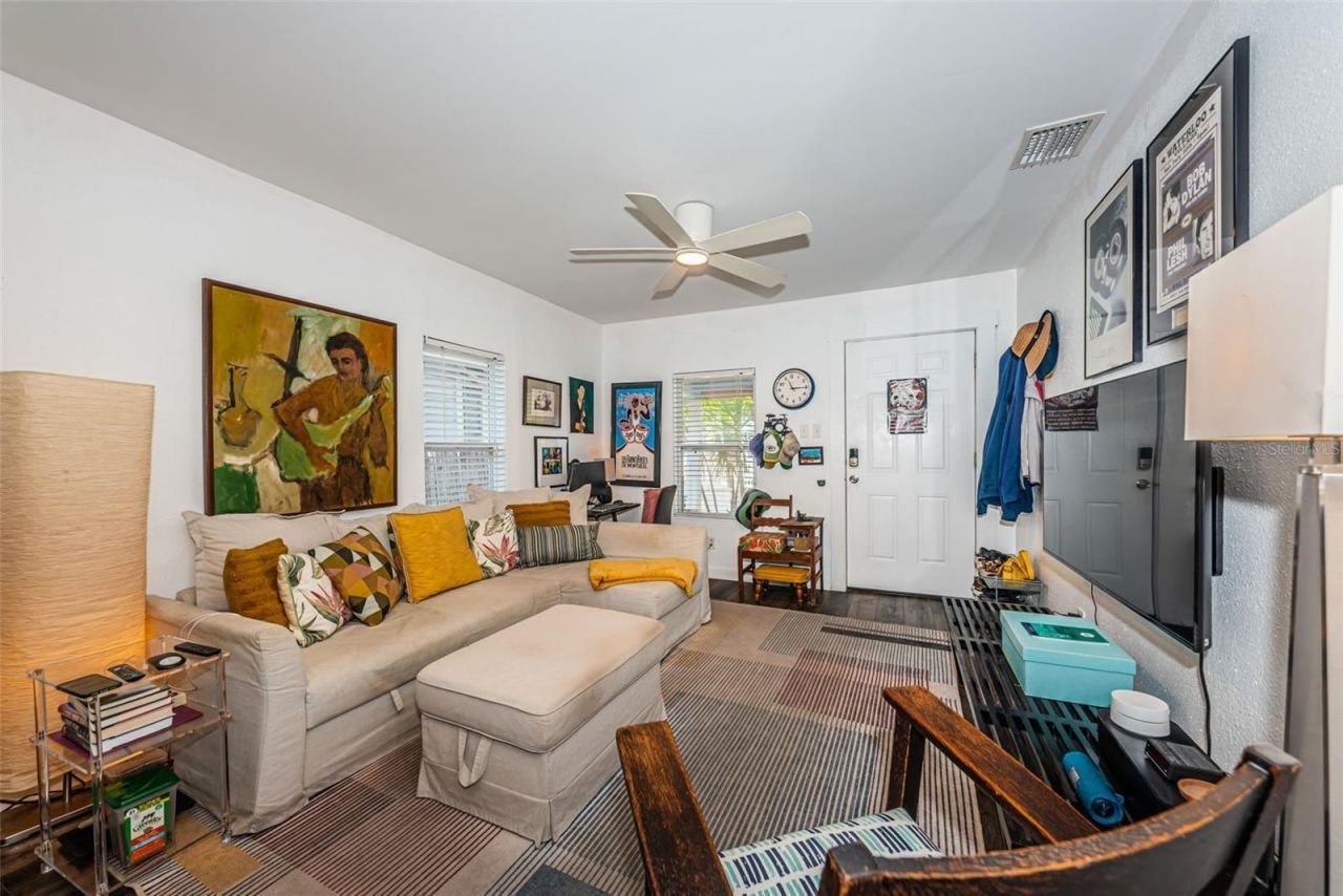 547 15th Street N, Saint Petersburg, FL 33705 Photo