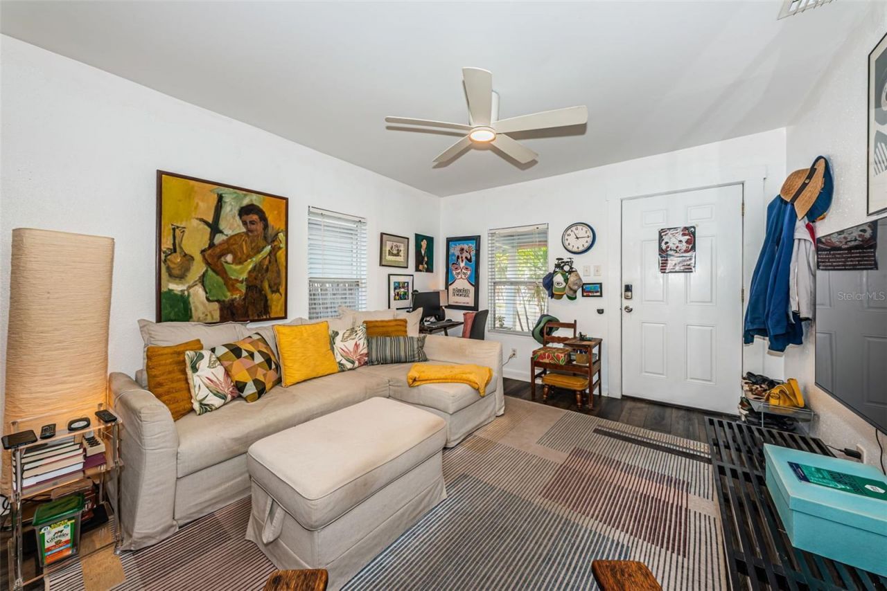 547 15th Street N, Saint Petersburg, FL 33705 Photo