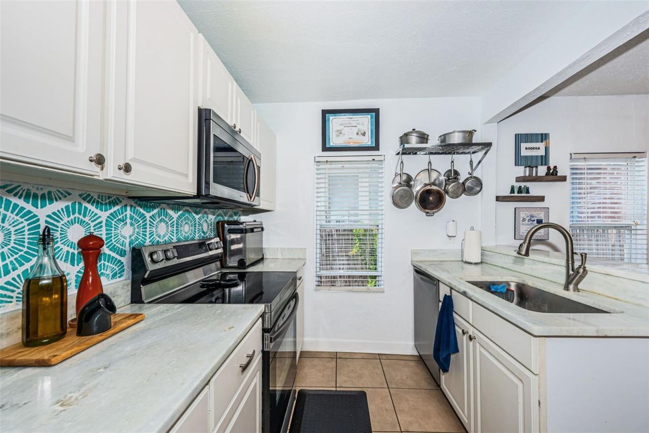 547 15th Street N, Saint Petersburg, FL 33705 Photo