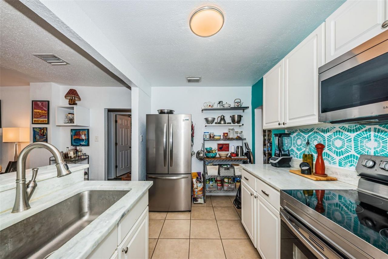 547 15th Street N, Saint Petersburg, FL 33705 Photo