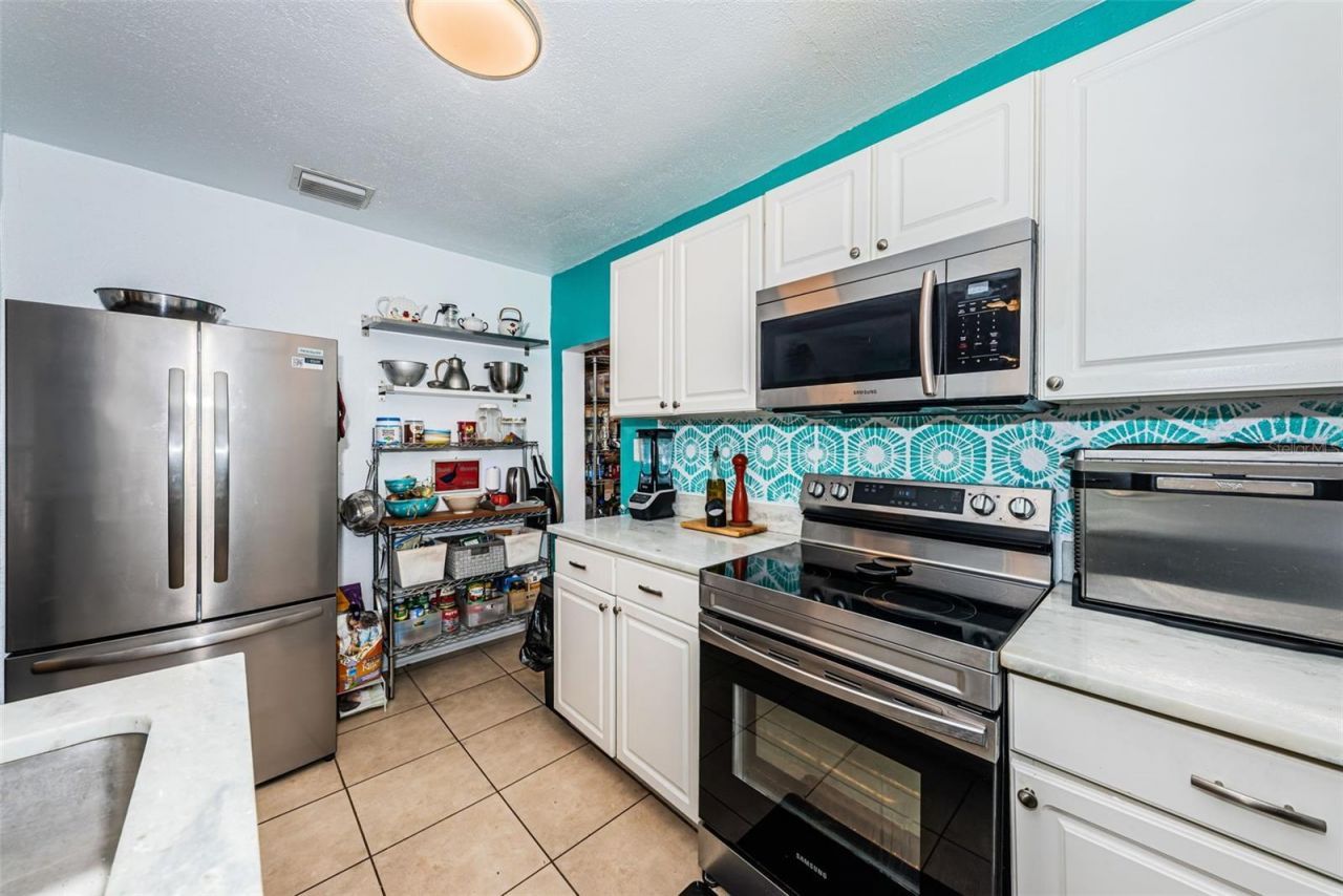 547 15th Street N, Saint Petersburg, FL 33705 Photo