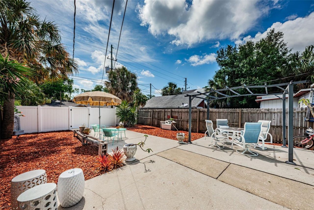 547 15th Street N, Saint Petersburg, FL 33705 Photo