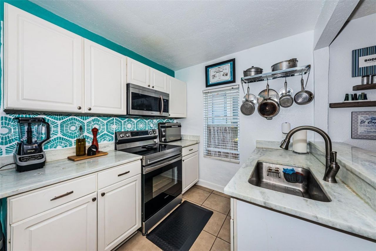 547 15th Street N, Saint Petersburg, FL 33705 Photo
