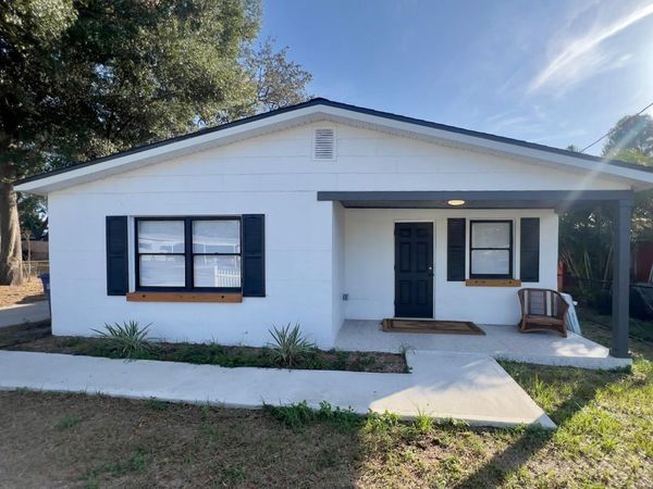 803 N CASTLE COURT , TAMPA, FL 33612
