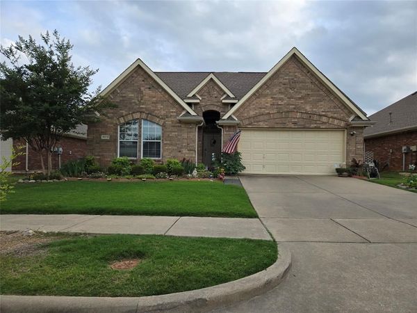 6013 Meadowglen Drive, Denton, TX 76226