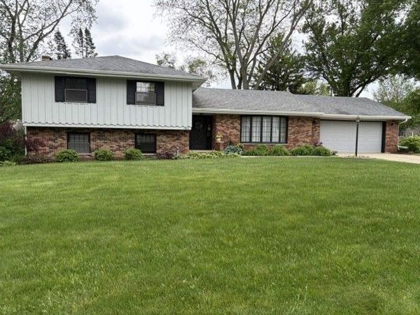 1505 Lakewood Drive, Mendota, IL 61342
