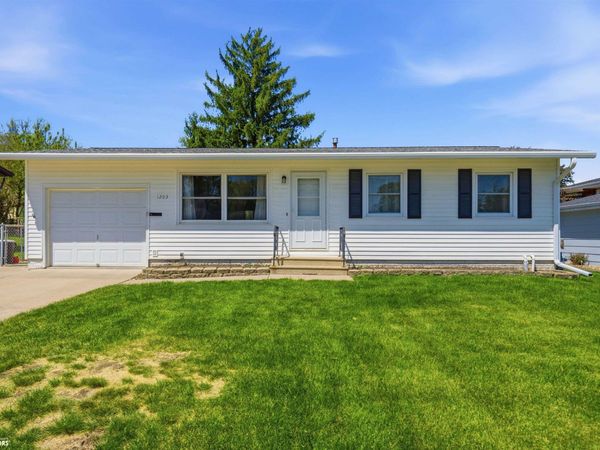 1203 Glenwood Terrace, Marshalltown, IA 50158