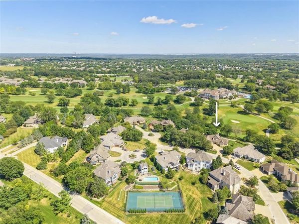 5576 Glen Oaks Pointe, West Des Moines, IA 50266