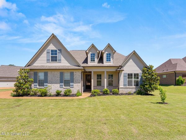 726 Benton Drive, Nesbit, MS 38651