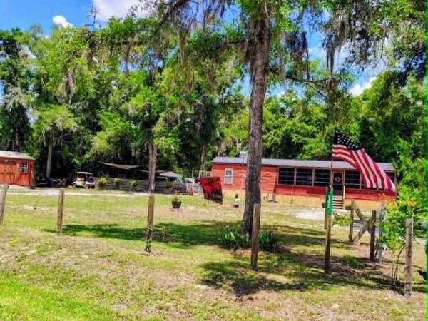142 NE 565th St, Old Town, FL 32680