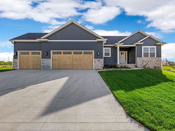 829 Longbow Court, Marion, IA 52302