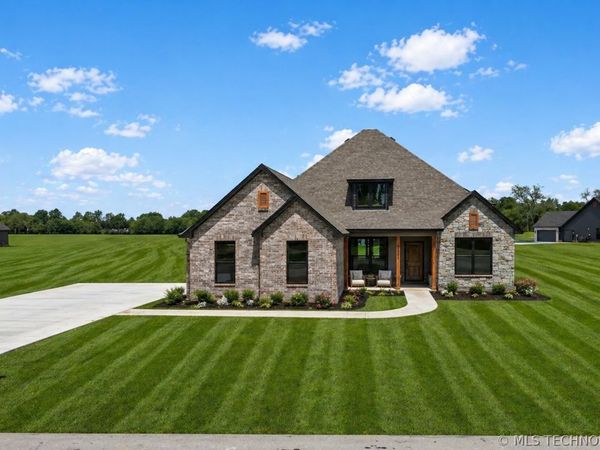 16321 E 101st Street North , Owasso, OK 74055