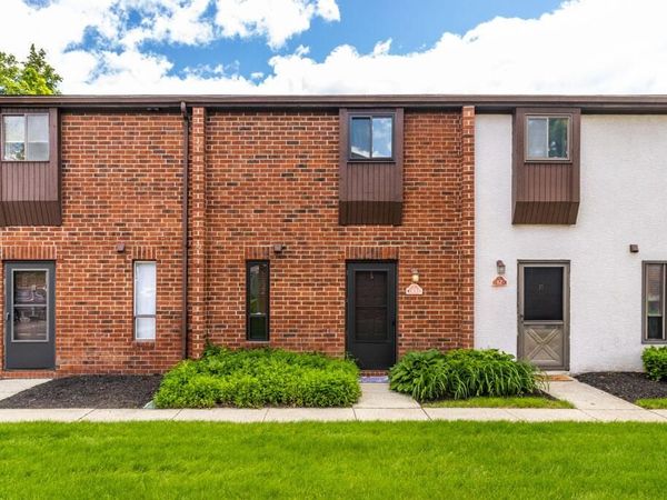 13 King Arthur Court, Westerville, OH 43081
