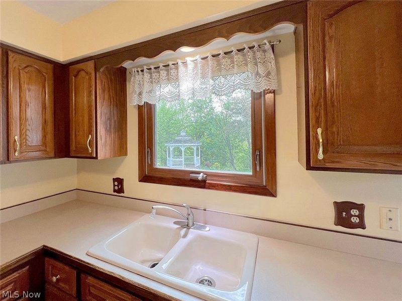 465 Kar A Bru, Amherst, OH 44011 Photo 11