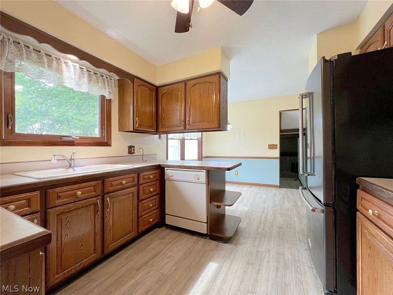 465 Kar A Bru, Amherst, OH 44011 Photo 9