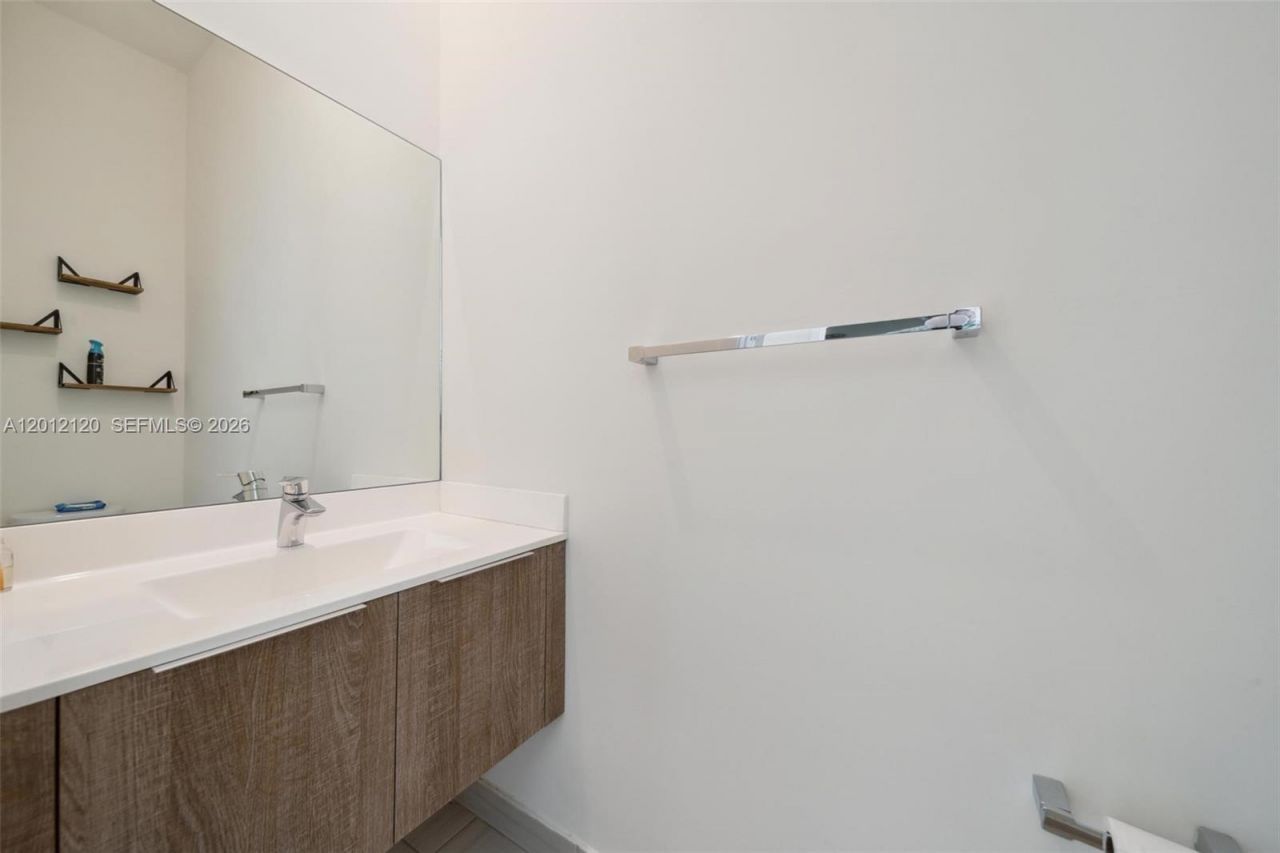 7635 NW 103rd Pl, Doral, FL 33178 Photo