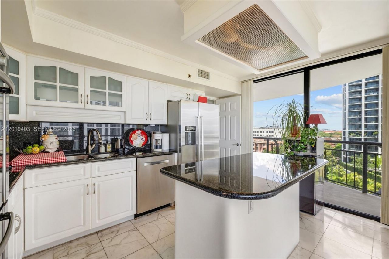 2843 S Bayshore Dr , Unit 11F, Miami, FL 33133 Photo