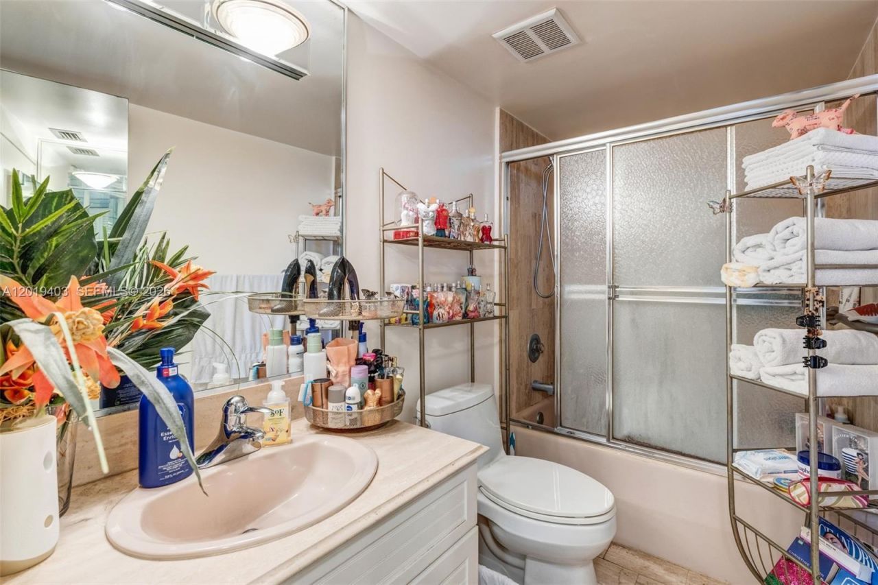 2843 S Bayshore Dr , Unit 11F, Miami, FL 33133 Photo