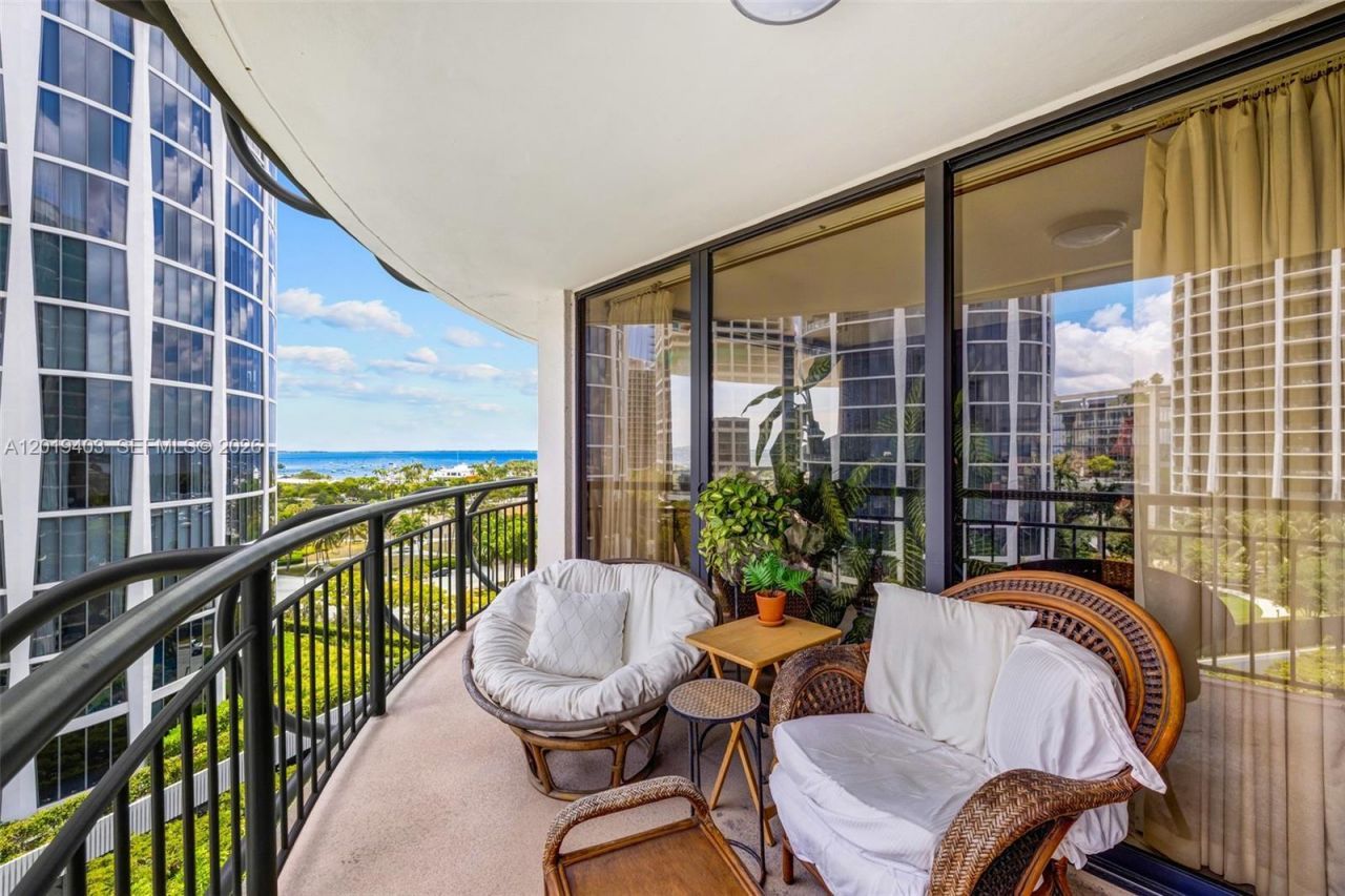2843 S Bayshore Dr , Unit 11F, Miami, FL 33133 Photo