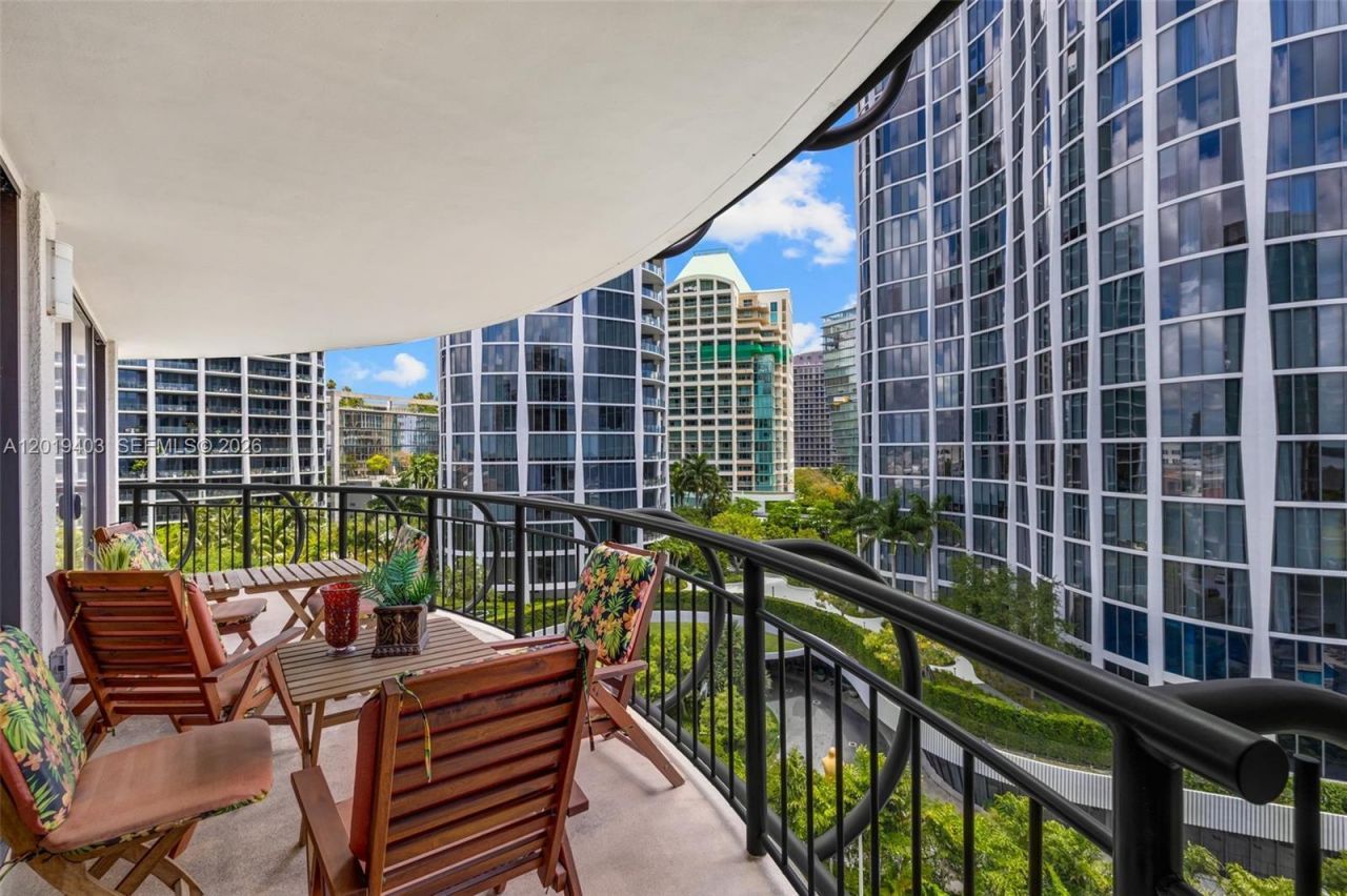 2843 S Bayshore Dr , Unit 11F, Miami, FL 33133 Photo