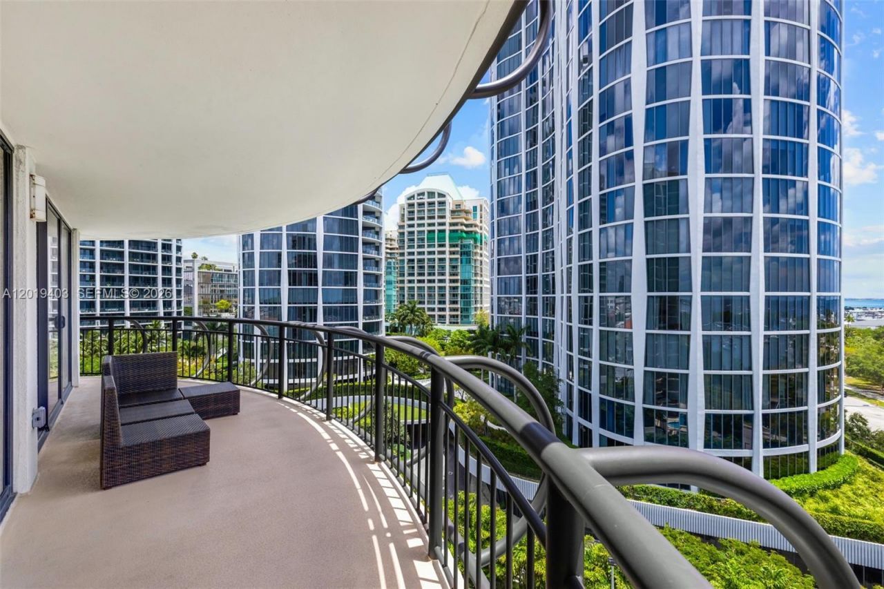 2843 S Bayshore Dr , Unit 11F, Miami, FL 33133 Photo