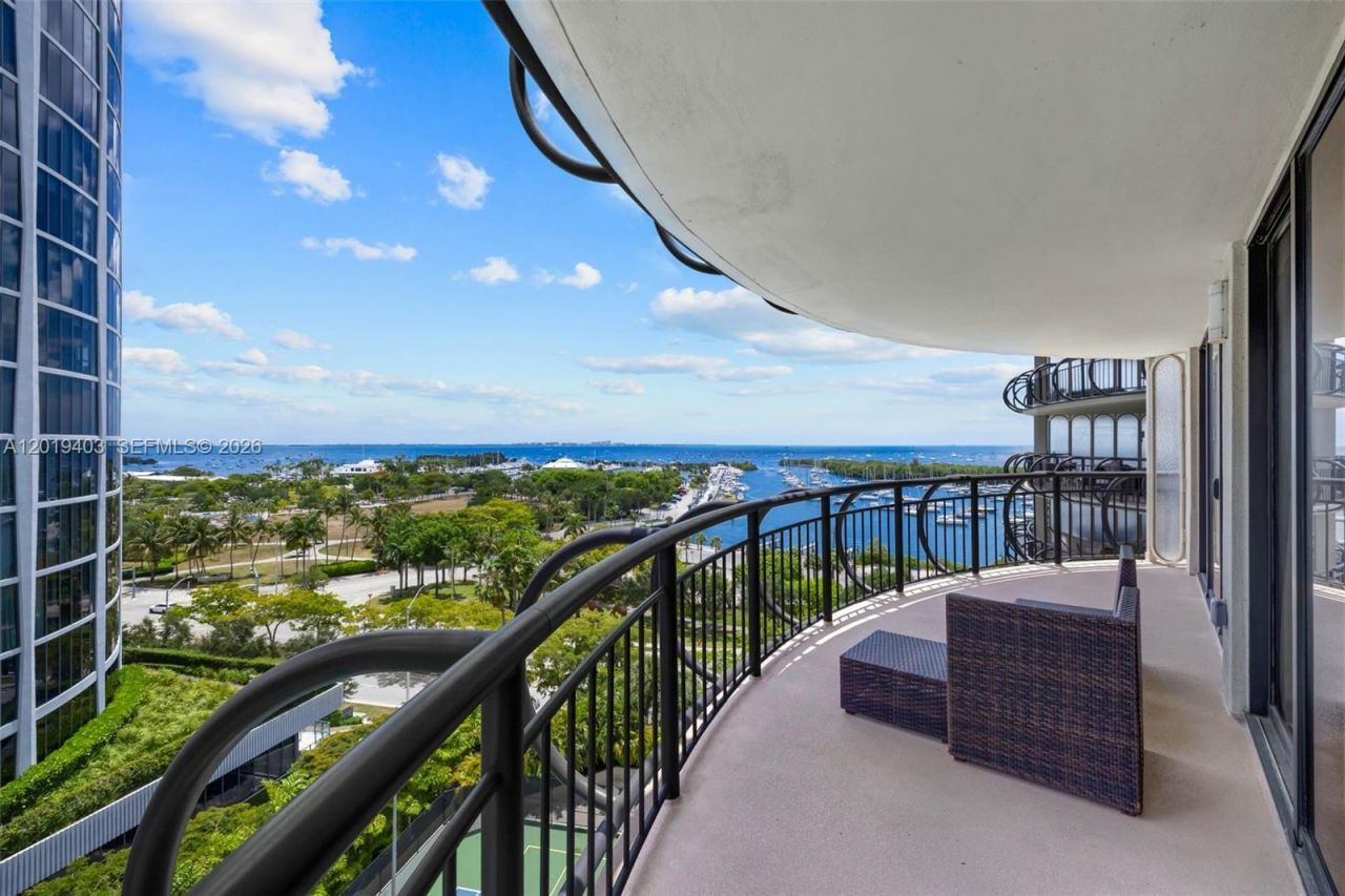 2843 S Bayshore Dr , Unit 11F, Miami, FL 33133 Photo