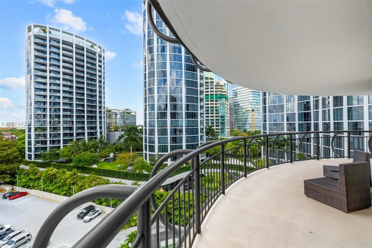 2843 S Bayshore Dr , Unit 11F, Miami, FL 33133 Photo