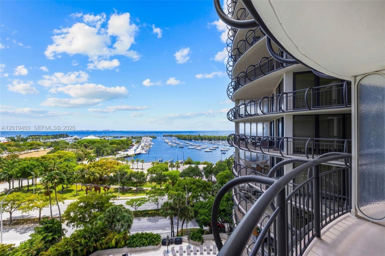 2843 S Bayshore Dr , Unit 11F, Miami, FL 33133 Photo